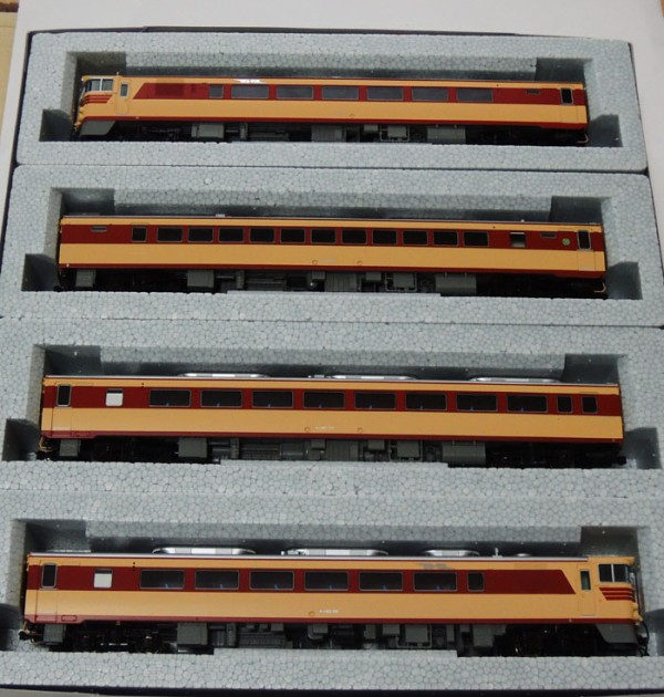 KATO HO キハ82 4両セット 入線 : 鉄道LOG