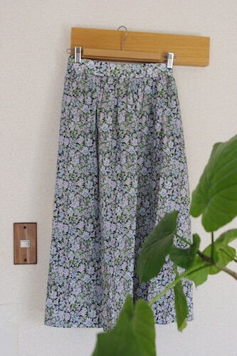 久しぶりのリバティ 大人に似合う花柄スカート ようやく見つけました 古く小さく愛しいわが家 北欧家具とのくらし Powered By ライブドアブログ