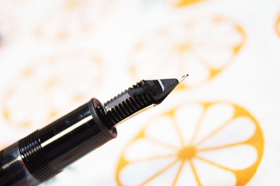 モンブラン 146 万年筆 中白 B 太字 エボナイト芯 モンブラン 146 万年筆 中白 B 太字 エボナイト芯