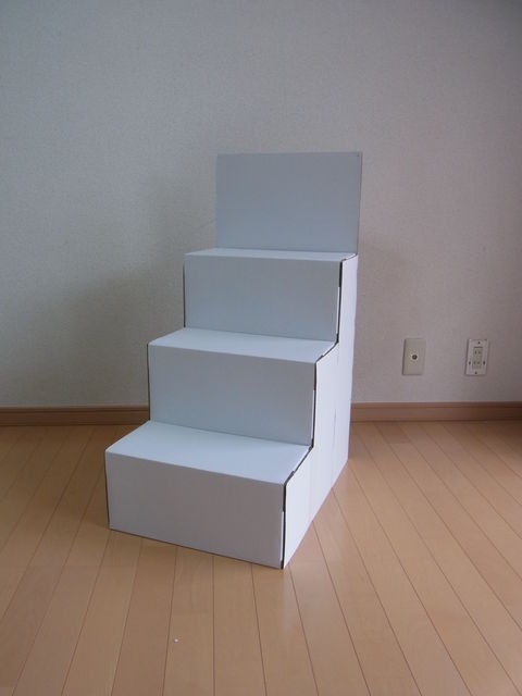 ダンボールひな壇の組み立て方法 オモカネ堂公式ブログ 思いをはせてかねてから温めていたドーナッツ