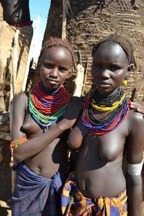 クリトリスを切る女性達 エチオピア南部のマーケット情報 Bacchusを捜して 世界一周跡