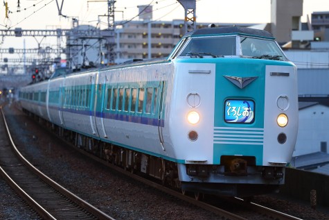 381系9両編成の特急くろしお26号京都ゆき : 支配人のたららんな