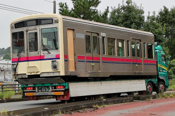 京王7000系7806F 新宿寄り7806号車 廃車陸送@若葉台 : 支配人のたららんな日々♪