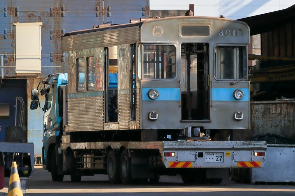 ご本人様ご不在の為お荷物を持ち帰りました。」このメールなん