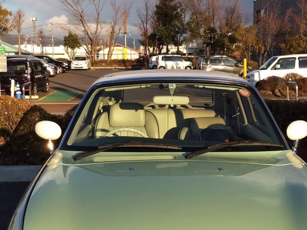 僕のフィガロはフロントガラスとサイドガラスの色が違う オープンカーで夢を見る