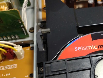 SONY CDP-333ESJ、なかなか贅沢な造り : 音の牢獄