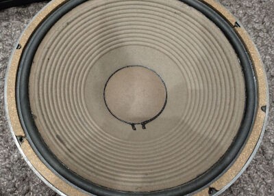 JBL 2215Bを試す : 音の牢獄