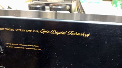 ONKYO A-817XD、さてどう化かすか : 音の牢獄