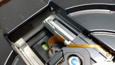 SONY CDP-333ESJ、なかなか贅沢な造り : 音の牢獄