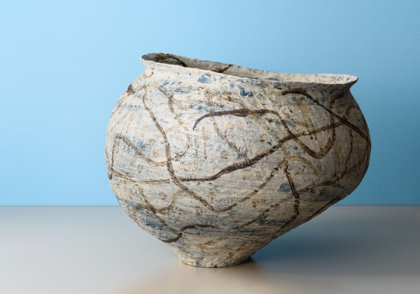 マジカルな異空間へ。『6つの壺とボトルメールが浮かぶ部屋 梅津庸一