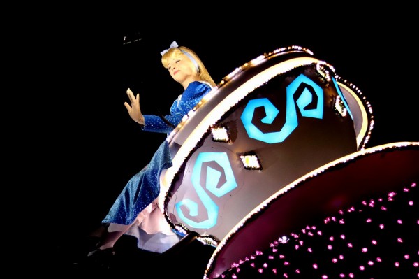 エレクトリカルパレード ア スペシャルトリート 彼女のいないフロートに泣く おばさんと小学生の内緒のディズニー