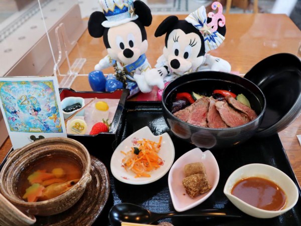 周年お祝いメニュー レストラン櫻のスペシャルセット サーロインステーキ丼 おばさんと小学生の内緒のディズニー