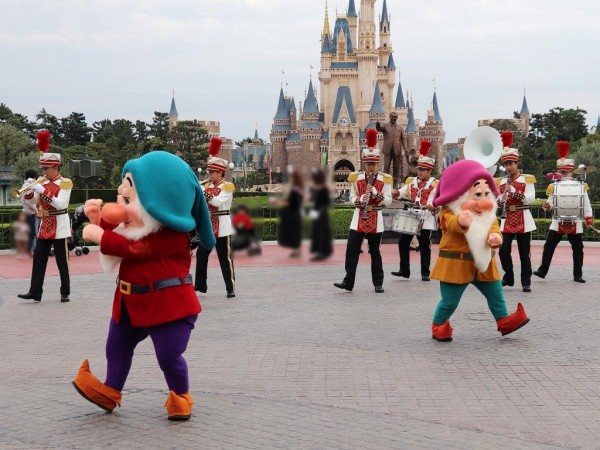 ハイホー ディズニーランドバンドさんと七人の小人 おばさんと小学生の内緒のディズニー