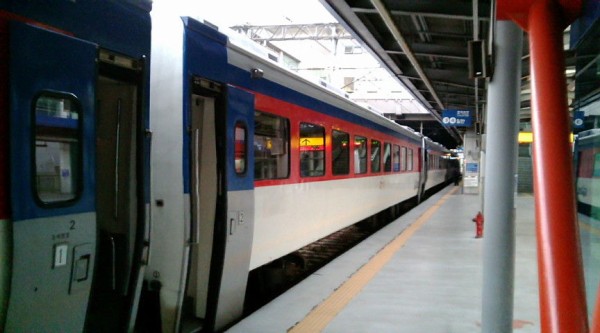 韓国鉄道公社 ムグンファ号 : 鮮魚特急・ボックス席