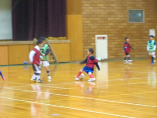 3 19富沢スクール 後ろ向きスライディング 笑 北信越リーグ最小 Gkのフットサルな日々 オトblog