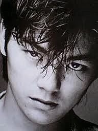 音楽性抜きにして 稲葉浩志 と 尾崎豊 どっちがイケメンだと思う おとまと