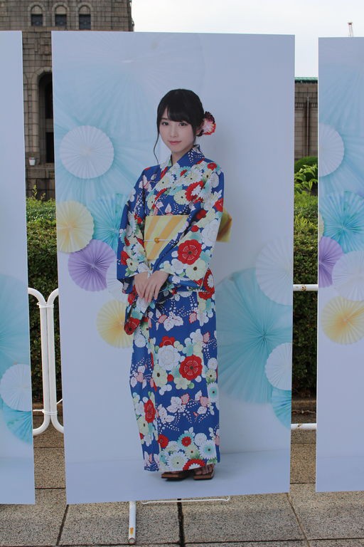 店内商品がすべてレジにて半額！！ 2018 浴衣等身大パネル 井上小百合 真夏の全国ツアー アイドル