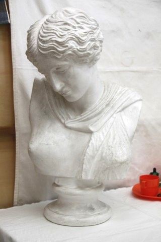 彫刻の胸像 鉛筆画 17歳女子高生が描きました 上野の森美術館】「生誕100年 朝倉響子展」取材レポート。洗練