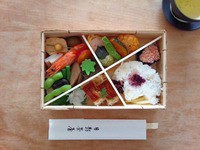 葉山 日影茶屋の花暦弁当 葉月 パンとごはんのメモ