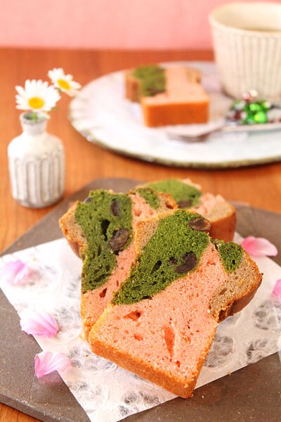 バター不使用☆桜＆抹茶のパウンドケーキ！！ : ぱおの簡単おうち