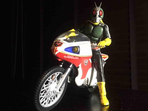 にせ新サイクロン号（フィギュアーツ改造） : 特撮フィギュアの