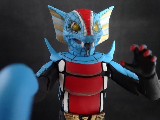 ガラガランダ（フィギュアーツ改造） : 特撮フィギュアの可動化