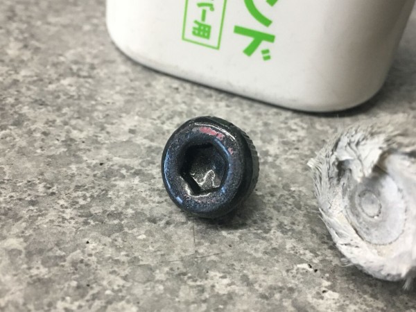 アルミホイールリペア 仕上げ失敗 日曜ガレージ 駐車場