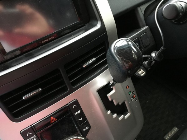 ７０ノア 後期 クルコン 実装 日曜ガレージ 駐車場