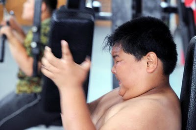 中国軍人による肥満児のためのダイエットキャンプ ぱるぷんてにゅーす