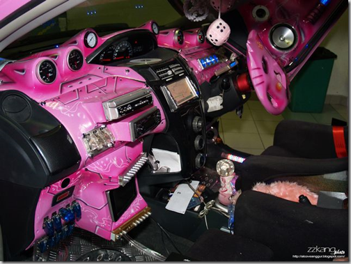 凝りに凝ってるイカすカーインテリア 10室 ぱるぷんてにゅーす