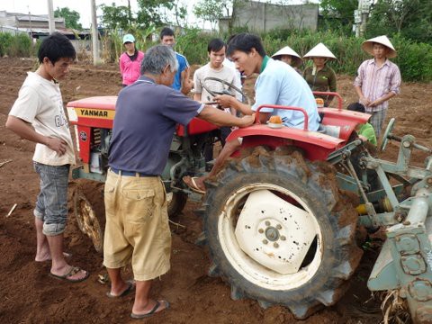 トラクター実習 ベトナム日本有機農業学校 旧circlink