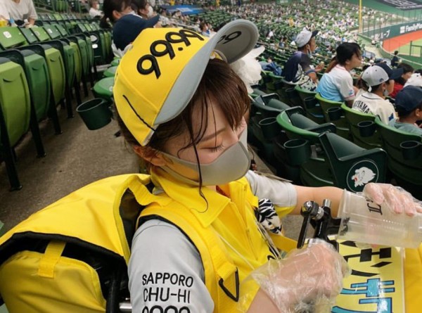画像 西武ドームの売り子さんが可愛いと話題に やみ速 なんj西武まとめ