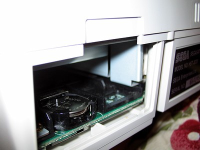 セガサターンの電池交換 小さいって事は