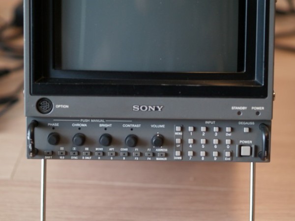 SONY BVM-D9H5J(業務用小型ハイビジョンモニター）を購入しました