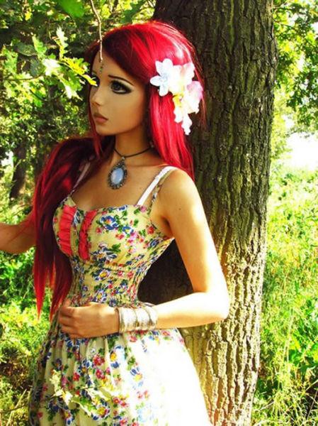 ロシアで リアルバービー人形 と話題になったウクライナ美少女 スモモもモモもモモのうち