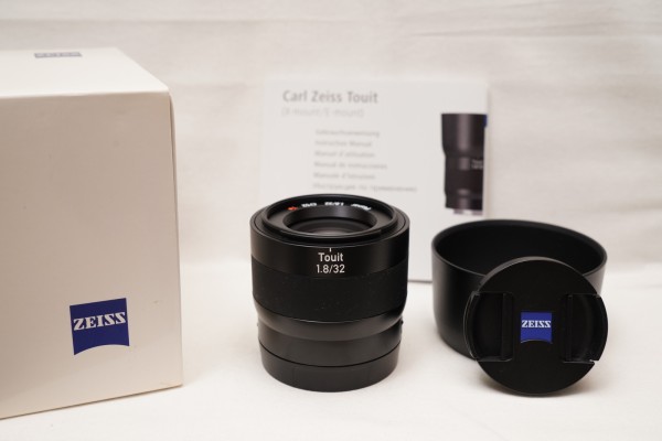 Carl Zeiss Touit 1.8/32 を再購入！ : ヌルカメラ！