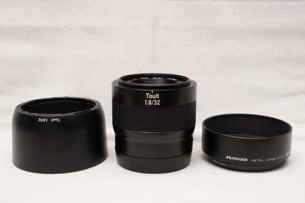 Carl Zeiss Touit 1.8/32に似合うレンズフードの紹介！ : ヌルカメラ！