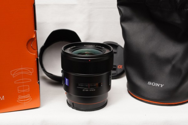 SONY Planar T* 50mm F1.4 ZA SSM「SAL50F14Z」とSONY Distagon T