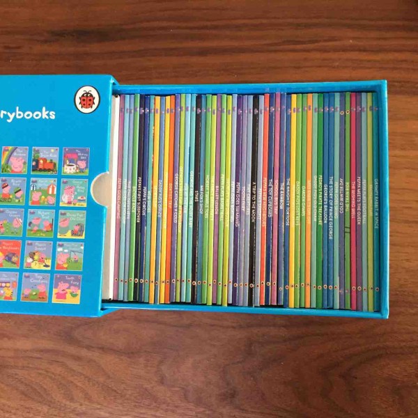ペッパピッグの50冊 ミニ絵本コンプリートセット！ : 理系夫婦の