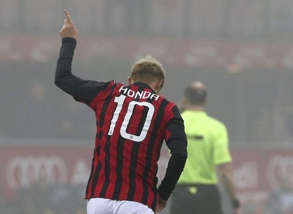 サッカー コッパ イタリア 本田圭佑がミランで初先発初ゴール 貴重な追加点を挙げ勝利に貢献 01 16 4 したらばマル秘チャンネル