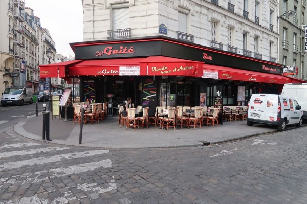 パリのカフェに入ろう ２ カフェ風景のアクセント やまぶきシニアトラベラー