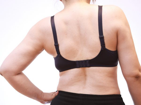 中年太り 背中の肉が多すぎて三段腹ならぬ 三段背中になってる40代女性の悩み アラフィー女子中継所