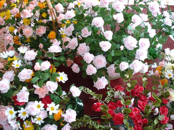 簡単に作ってきれいに飾る バラのペーパーフラワー作り方 とアレンジ ピノ子の庭