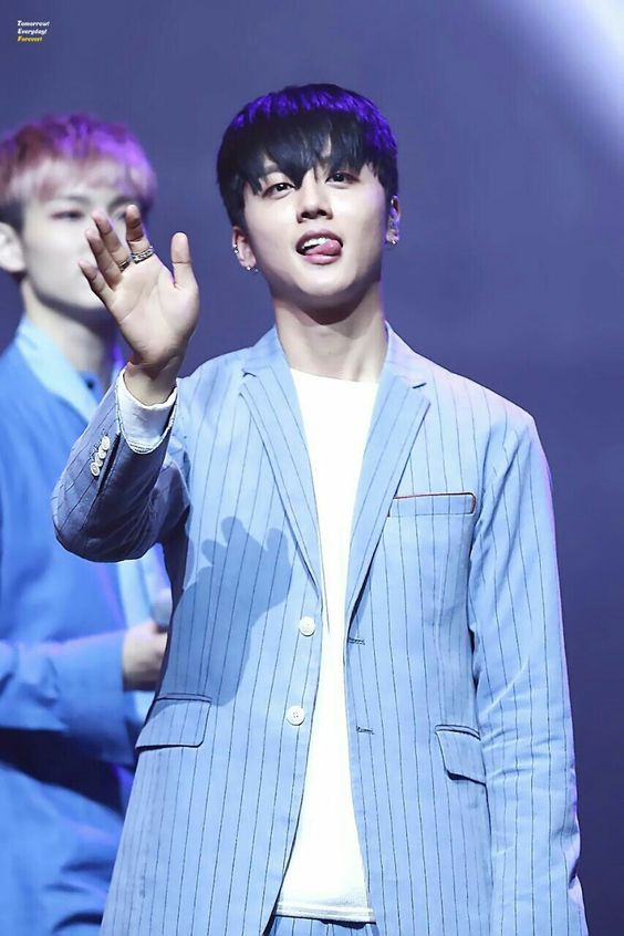 SF9 ヨンビン ツーショット3枚 FiLLk2LagAA-6yL.jpg:large