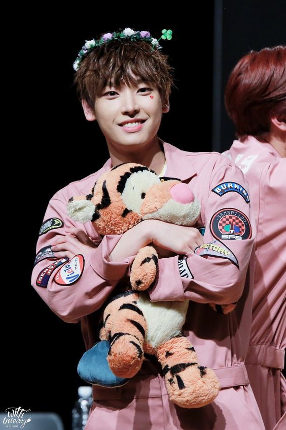 SF9 インソン ツーショット INSEONG SF9 JAPAN OFFICIAL on X: 