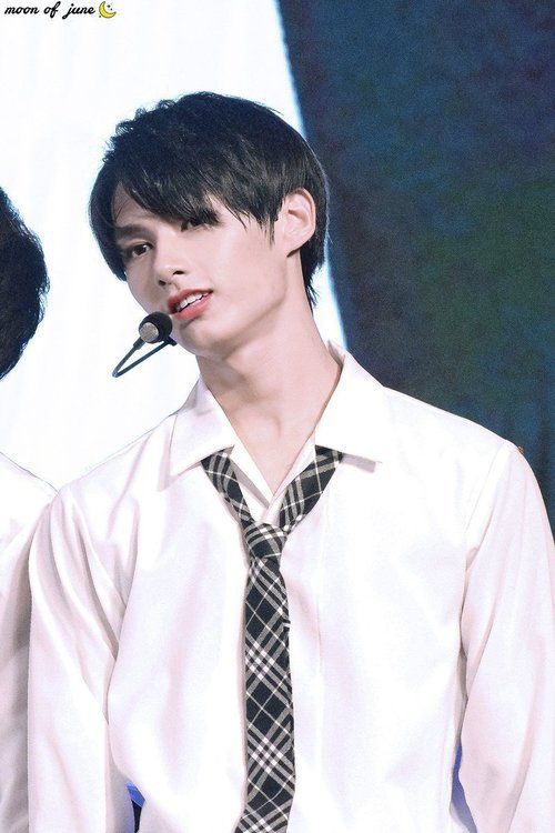 seventeen ジュン 490 件の素敵な「Seventeen ジュン」のアイデアを今すぐ保存