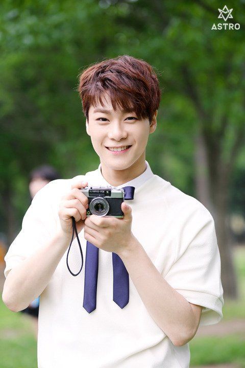 ASTRO ムンビン 写真2枚 ASTRO 5th mini album ポスター ムンビン2枚 全員1枚
