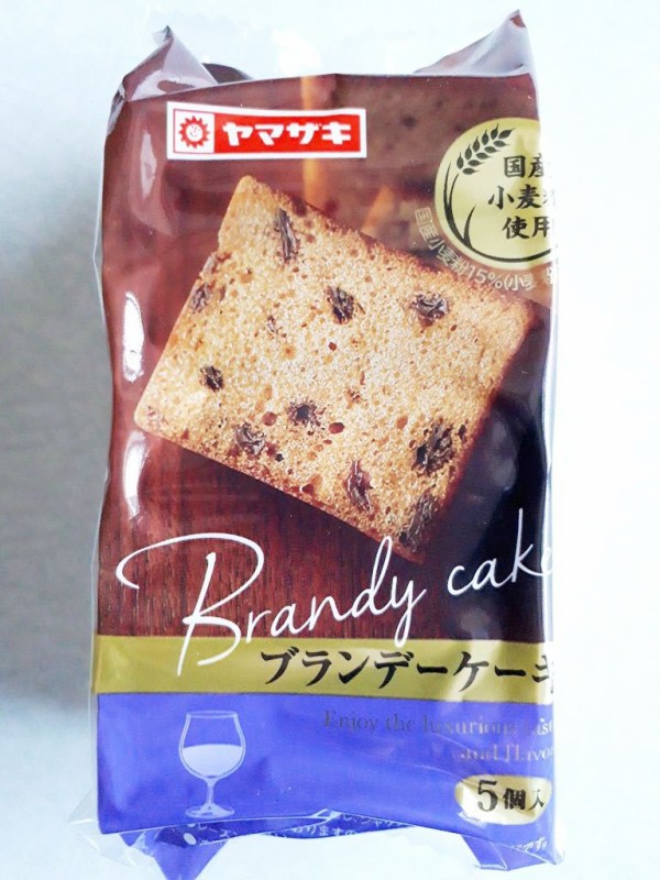 ヤマザキ ブランデーケーキ パン食べたよ
