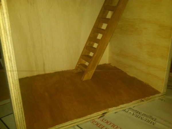 アリエッティのお家みたい 壁の小さなドアから覗ける秘密の小部屋 15 Pics Plum Heart