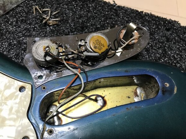 ☆FENDER 1971年 Mustang competition burgundy : ジナパパ一家の何て